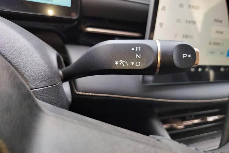 Used Baojun Yunhai 2024 600km Pure Electric Version Gear Lever