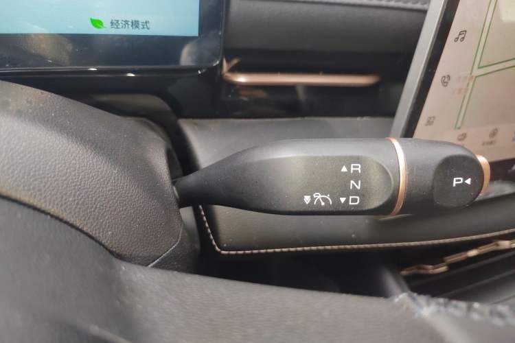Used Baojun Yunhai 2024 600km Pure Electric Version Gear Lever