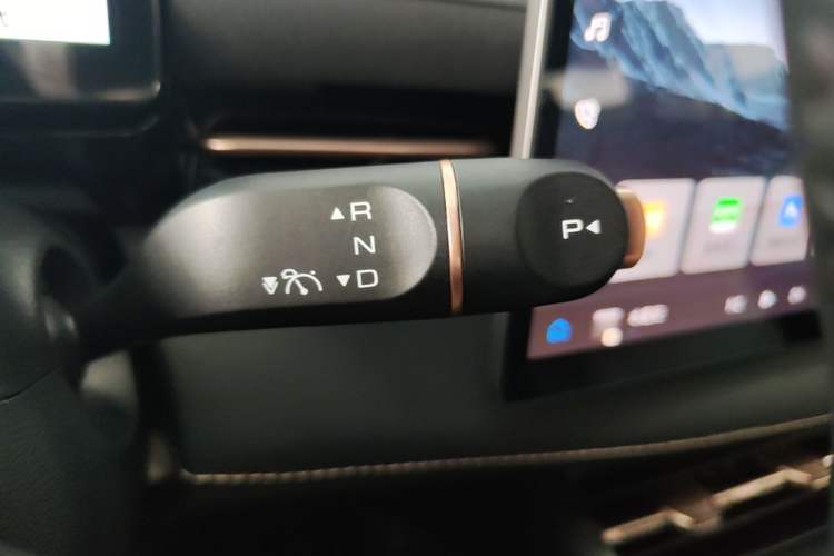 Used Baojun Yunhai 2024 500km Pure Electric Version Gear Lever