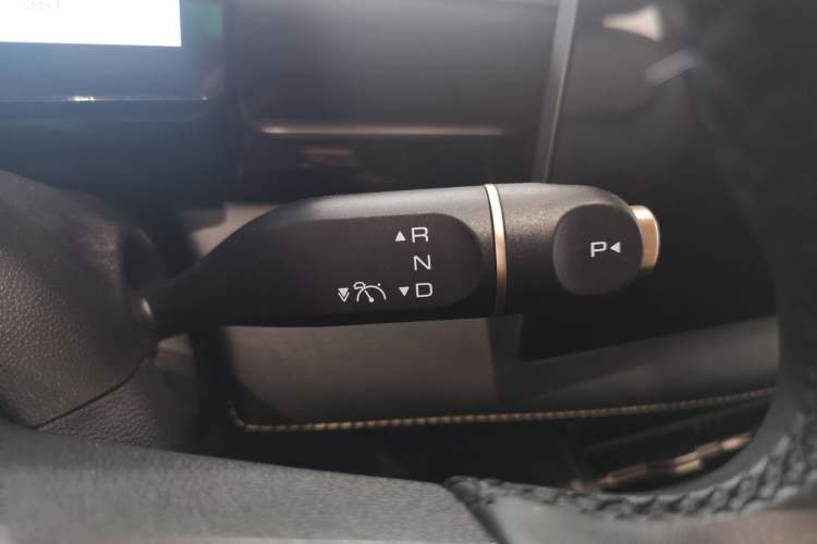Used Baojun Yunhai 2024 140km Plug-in Hybrid Version Gear Lever
