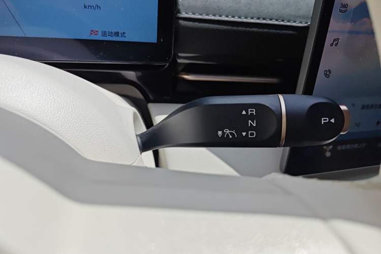 Used Baojun Yunhai 2024 600km Pure Electric Version Gear Lever