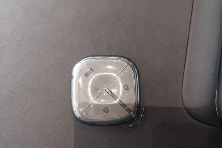 Used Baojun Yunhai 2024 140km Plug-in Hybrid Version Interior 1