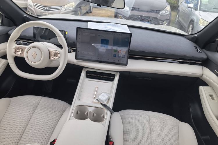 Used Baojun Yunhai 2024 60km Plug-in Hybrid Version Interior 1