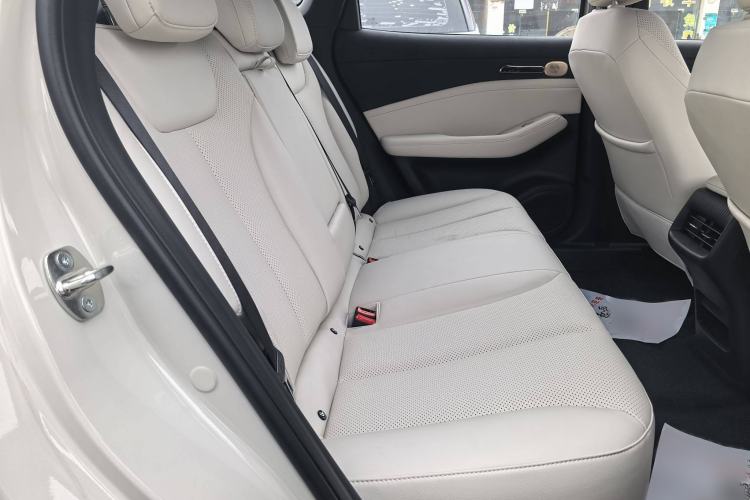 Used Baojun Yunhai 2024 60km Plug-in Hybrid Version Interior 11