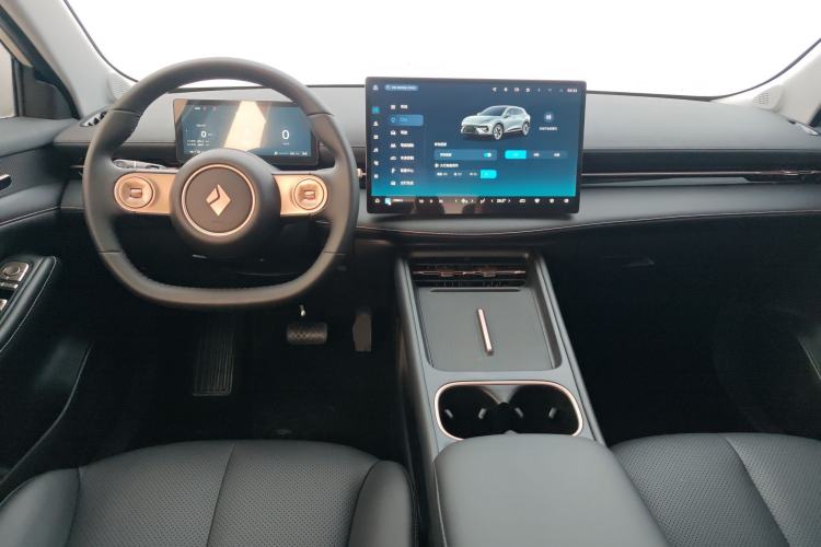 Used Baojun Yunhai 2024 140km Plug-in Hybrid Version Interior 2