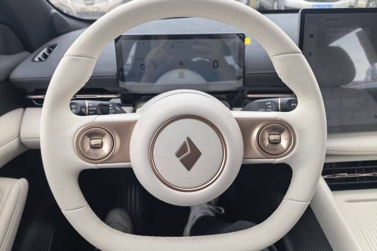 Used Baojun Yunhai 2024 60km Plug-in Hybrid Version Interior 2