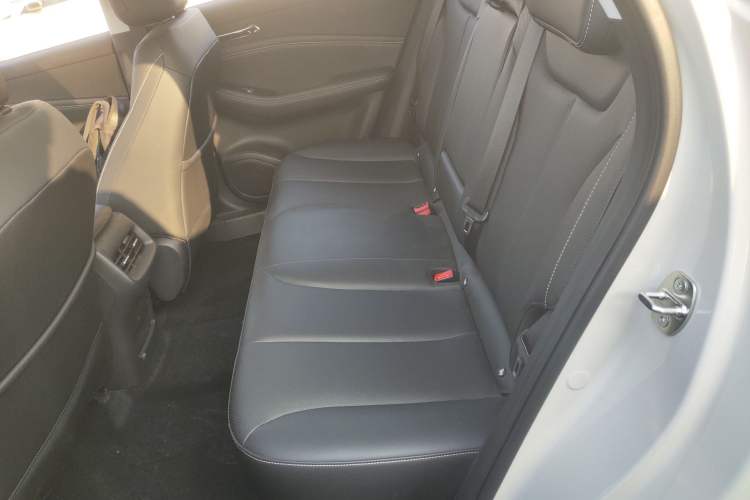 Used Baojun Yunhai 2024 60km Plug-in Hybrid Version Interior 4