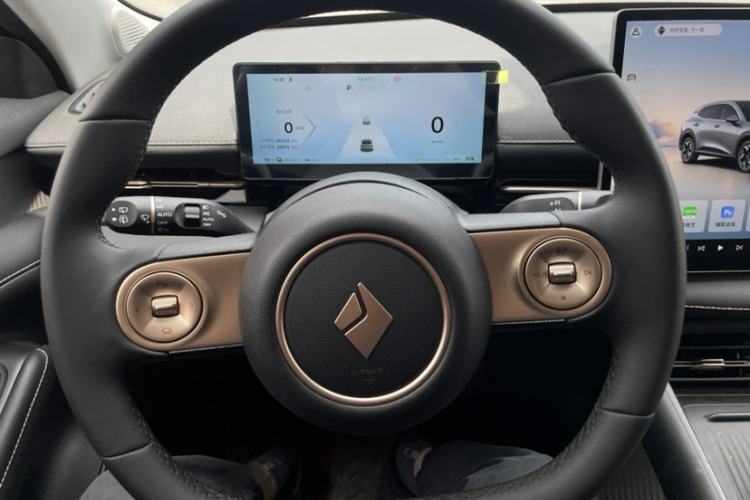 Used Baojun Yunhai 2024 140km Plug-in Hybrid Version Interior 4