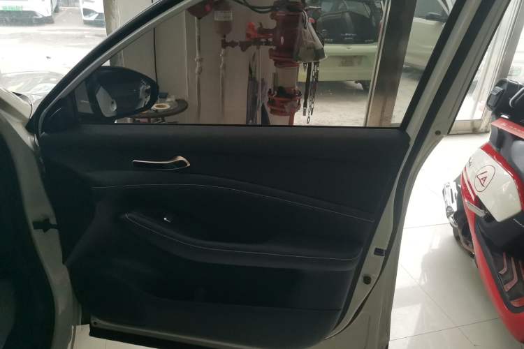 Used Baojun Yunhai 2024 600km Pure Electric Version Interior 5