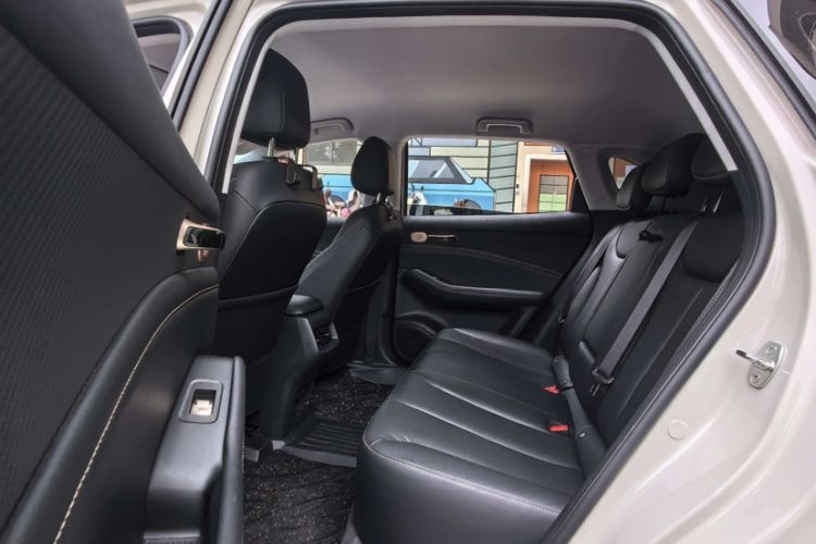 Used Baojun Yunhai 2024 500km Pure Electric Version Interior 5