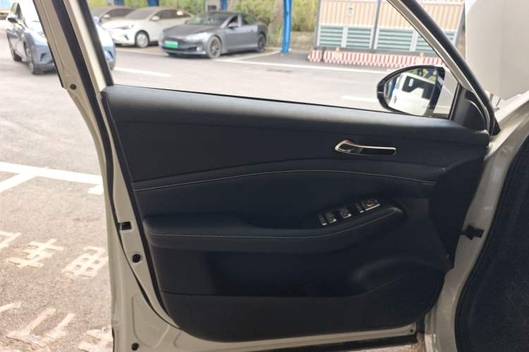 Used Baojun Yunhai 2024 600km Pure Electric Version Interior 7