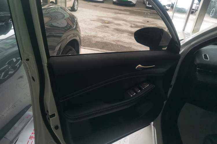 Used Baojun Yunhai 2024 600km Pure Electric Version Interior 7