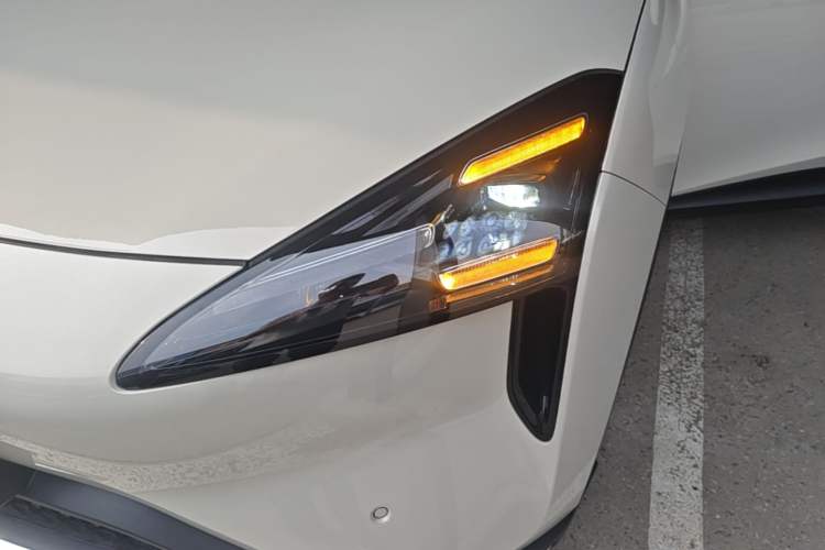 Used Baojun Yunhai 2024 500km Pure Electric Version Left Front Headlight