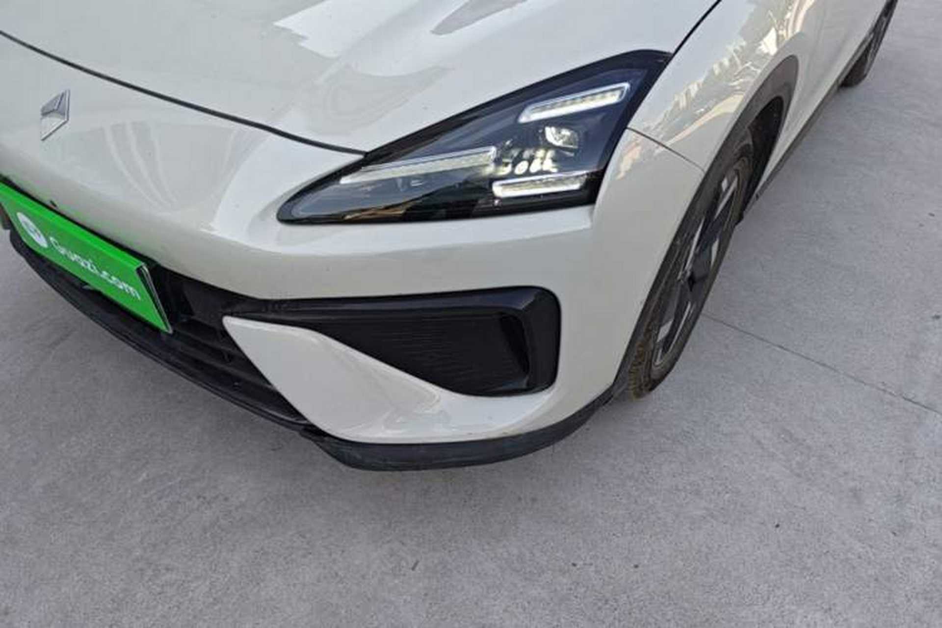 Used Baojun Yunhai 2024 140km Plug-in Hybrid Version Left Front Headlight