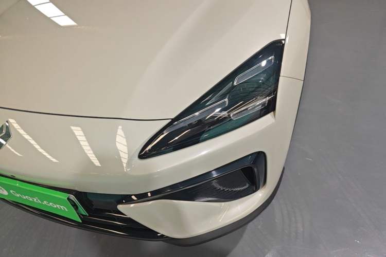 Used Baojun Yunhai 2024 140km Plug-in Hybrid Version Left Front Headlight