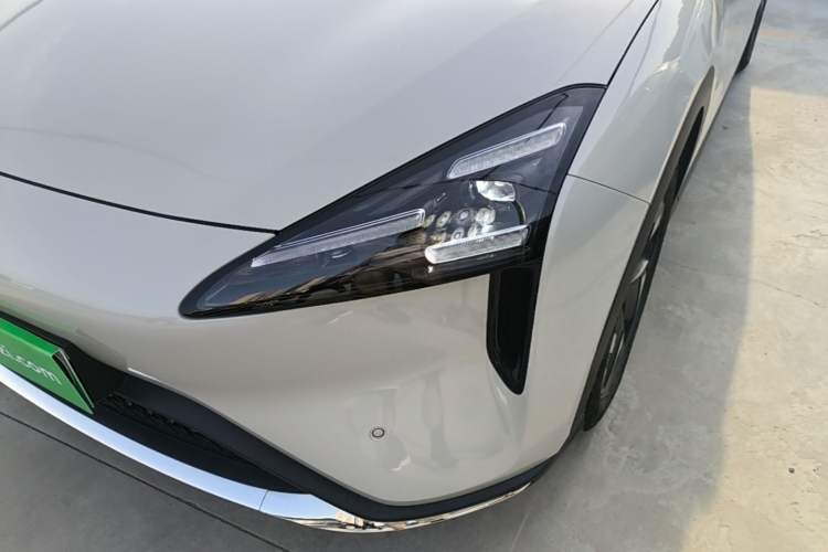Used Baojun Yunhai 2024 600km Pure Electric Version Left Front Headlight