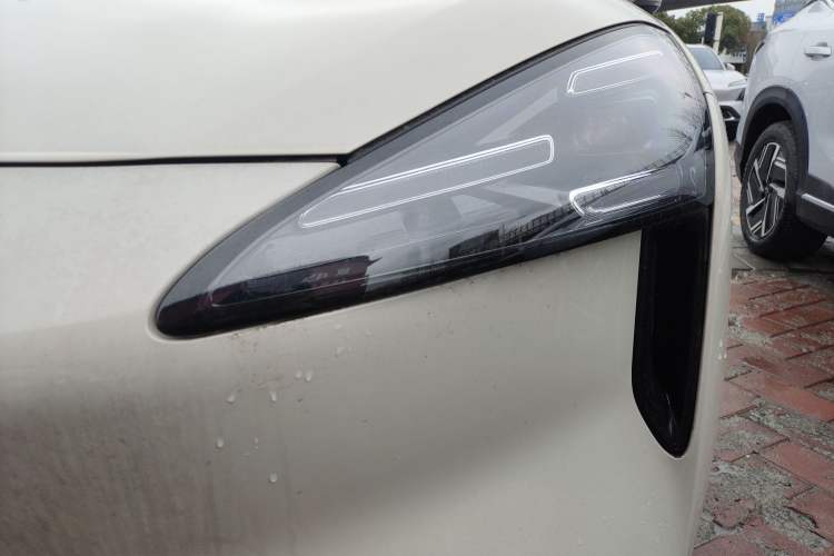 Used Baojun Yunhai 2024 600km Pure Electric Version Left Front Headlight