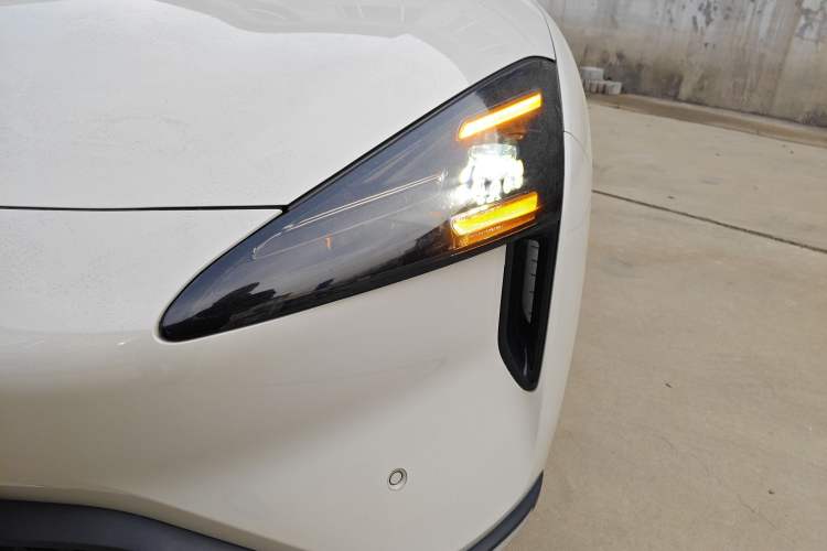 Used Baojun Yunhai 2024 600km Pure Electric Version Left Front Headlight