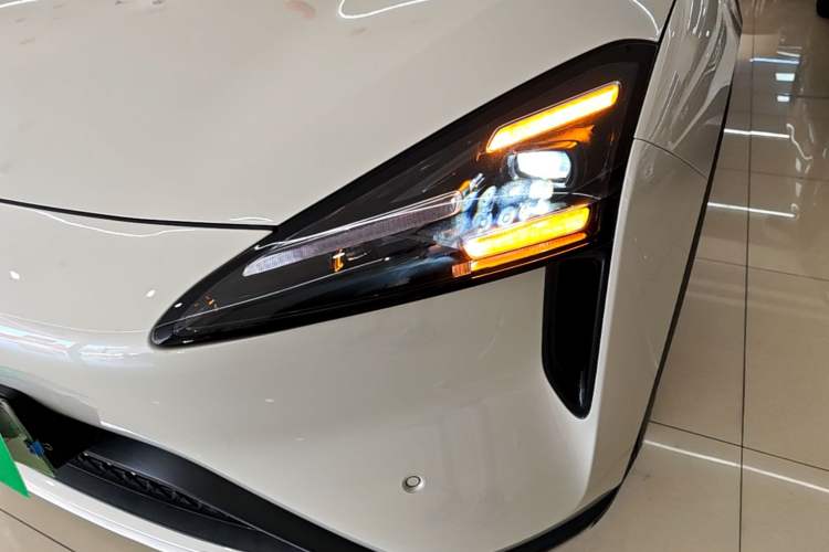 Used Baojun Yunhai 2024 500km Pure Electric Version Left Front Headlight
