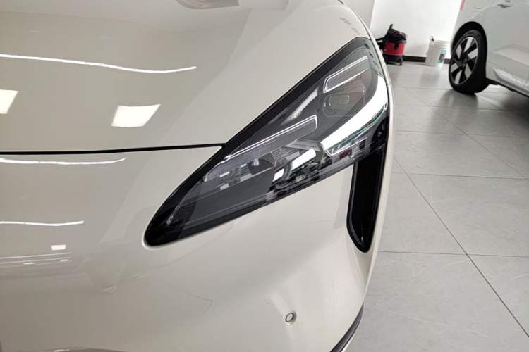 Used Baojun Yunhai 2024 500km Pure Electric Version Left Front Headlight