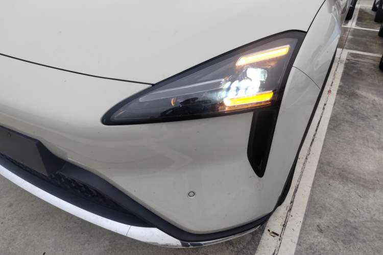 Used Baojun Yunhai 2024 600km Pure Electric Version Left Front Headlight