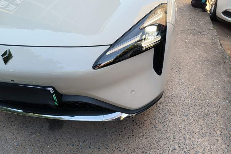 Used Baojun Yunhai 2024 600km Pure Electric Version Left Front Headlight
