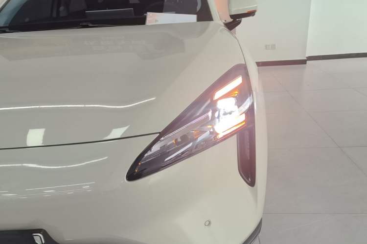 Used Baojun Yunhai 2024 500km Pure Electric Version Left Front Headlight