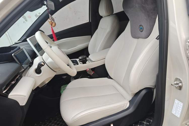 Used Baojun Yunhai 2024 600km Pure Electric Version Left Front Seat