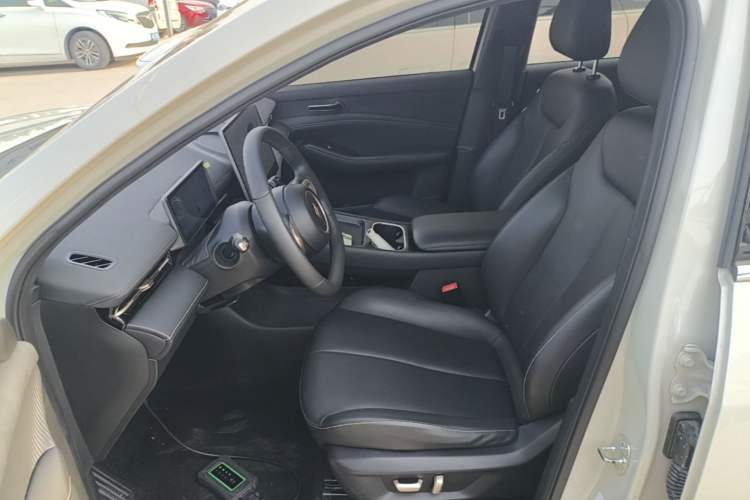 Used Baojun Yunhai 2024 600km Pure Electric Version Left Front Seat
