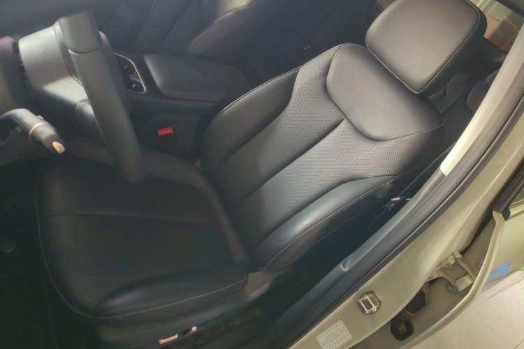 Used Baojun Yunhai 2024 140km Plug-in Hybrid Version Left Front Seat