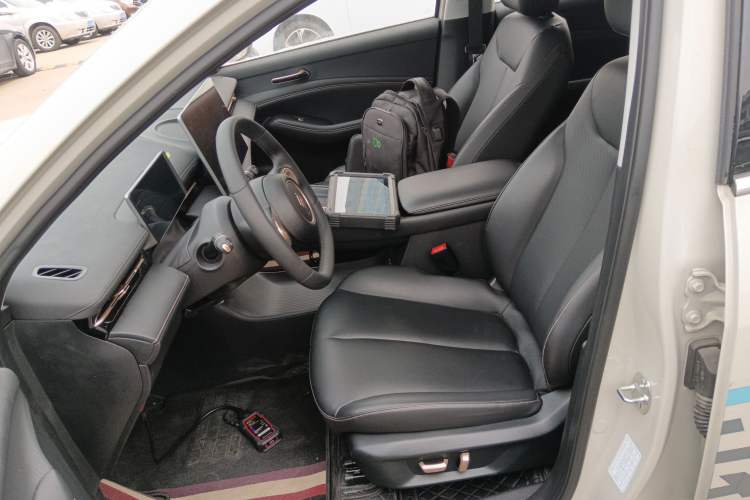 Used Baojun Yunhai 2024 140km Plug-in Hybrid Version Left Front Seat