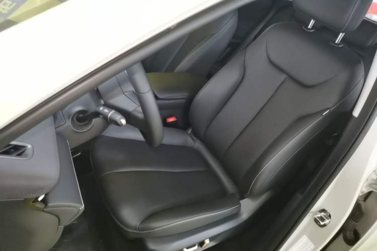 Used Baojun Yunhai 2024 140km Plug-in Hybrid Version Left Front Seat