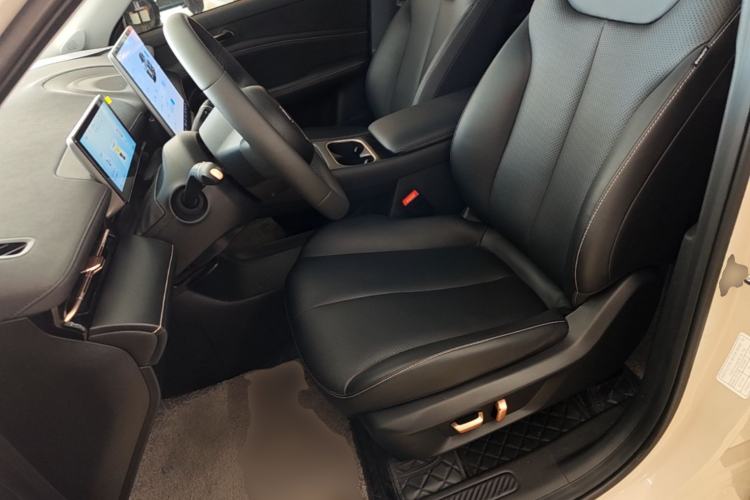 Used Baojun Yunhai 2024 500km Pure Electric Version Left Front Seat