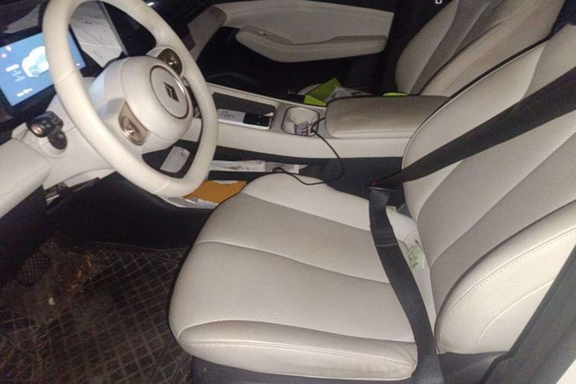 Used Baojun Yunhai 2024 140km Plug-in Hybrid Version Left Front Seat