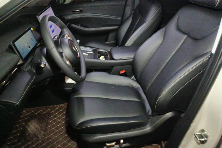 Used Baojun Yunhai 2024 500km Pure Electric Version Left Front Seat