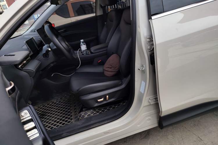 Used Baojun Yunhai 2024 600km Pure Electric Version Left Front Seat