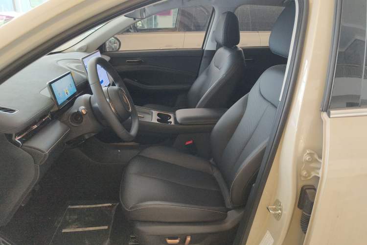 Used Baojun Yunhai 2024 500km Pure Electric Version Left Front Seat