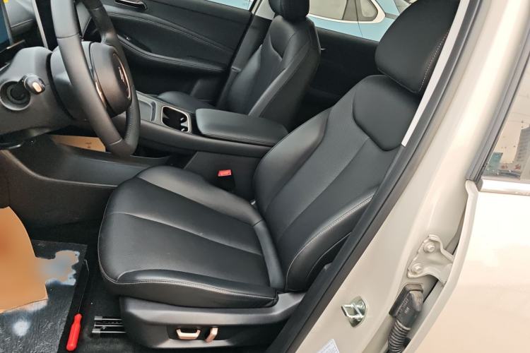 Used Baojun Yunhai 2024 140km Plug-in Hybrid Version Left Front Seat