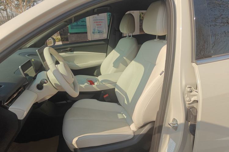Used Baojun Yunhai 2024 140km Plug-in Hybrid Version Left Front Seat