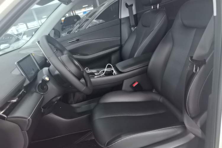 Used Baojun Yunhai 2024 500km Pure Electric Version Left Front Seat