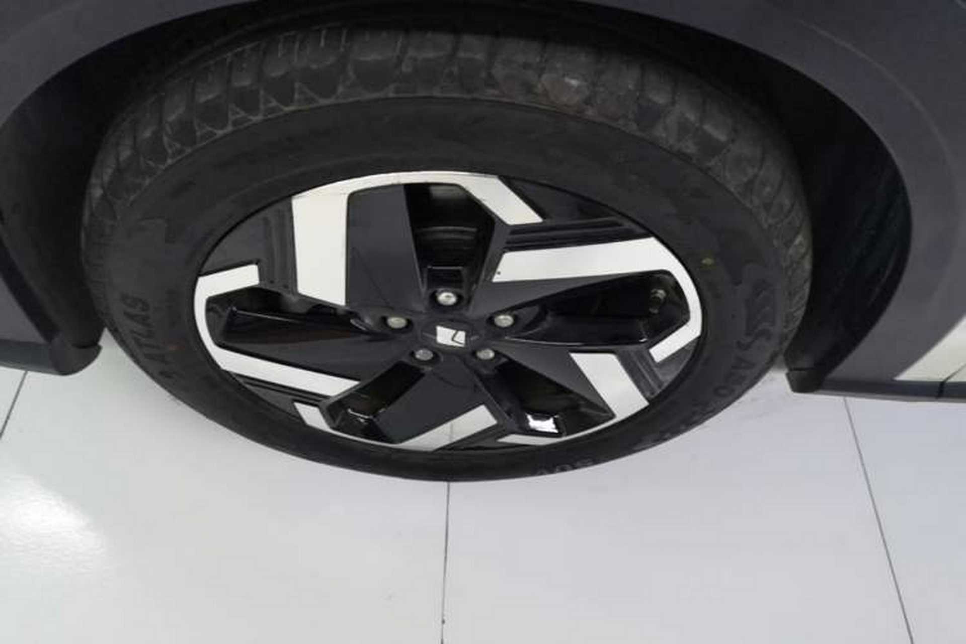 Used Baojun Yunhai 2024 140km Plug-in Hybrid Version Left Front Wheel Hub