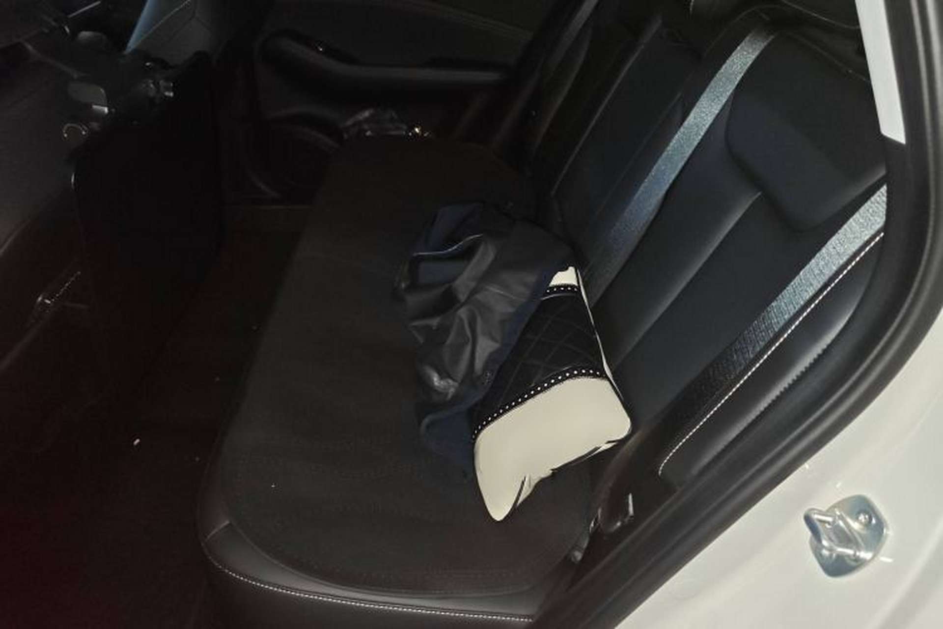 Used Baojun Yunhai 2024 60km Plug-in Hybrid Version Left Rear Seat