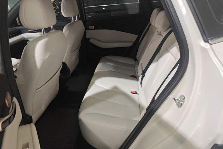 Used Baojun Yunhai 2024 140km Plug-in Hybrid Version Left Rear Seat