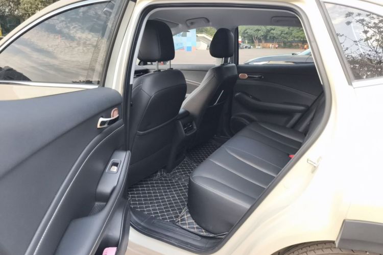 Used Baojun Yunhai 2024 500km Pure Electric Version Left Rear Seat