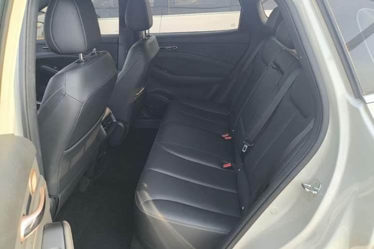 Used Baojun Yunhai 2024 600km Pure Electric Version Left Rear Seat