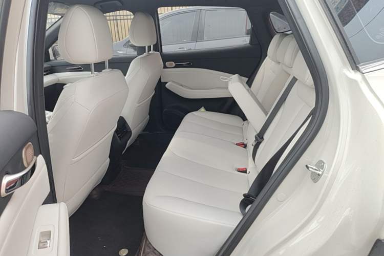 Used Baojun Yunhai 2024 140km Plug-in Hybrid Version Left Rear Seat