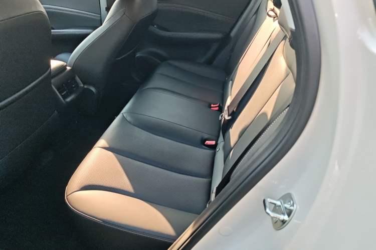 Used Baojun Yunhai 2024 140km Plug-in Hybrid Version Left Rear Seat