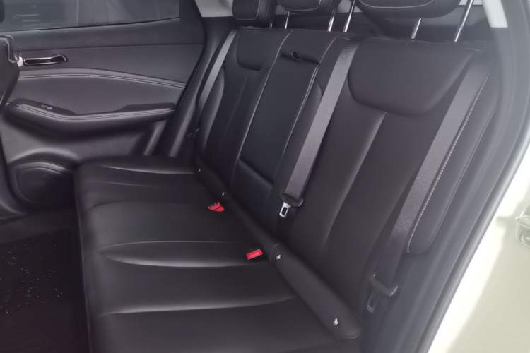 Used Baojun Yunhai 2024 500km Pure Electric Version Left Rear Seat