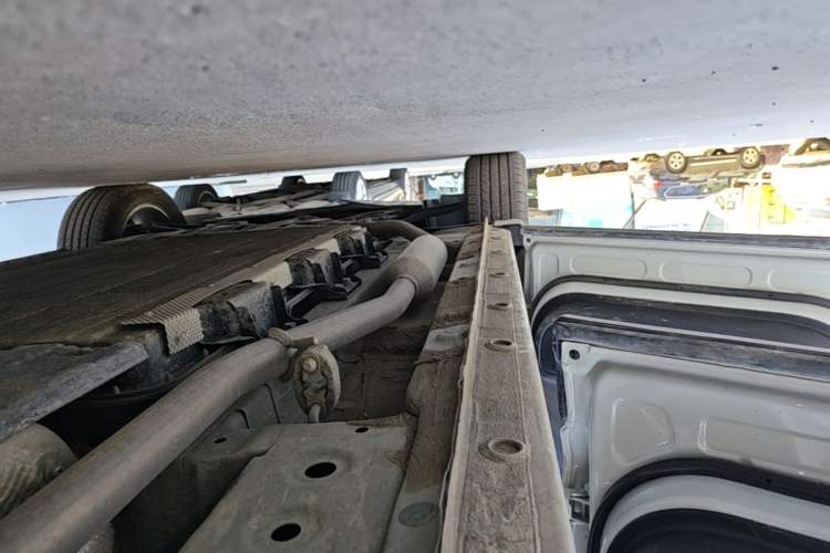 Used Baojun Yunhai 2024 140km Plug-in Hybrid Version Left Side Sill