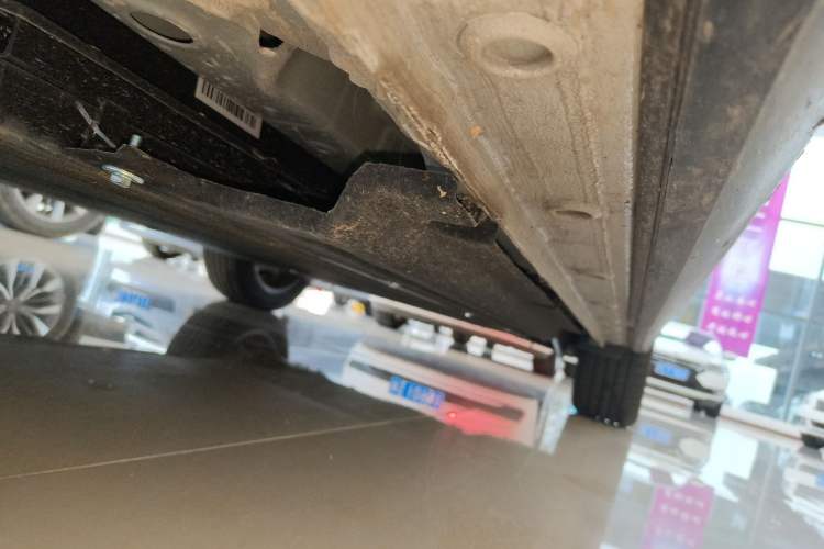 Used Baojun Yunhai 2024 500km Pure Electric Version Left Side Sill